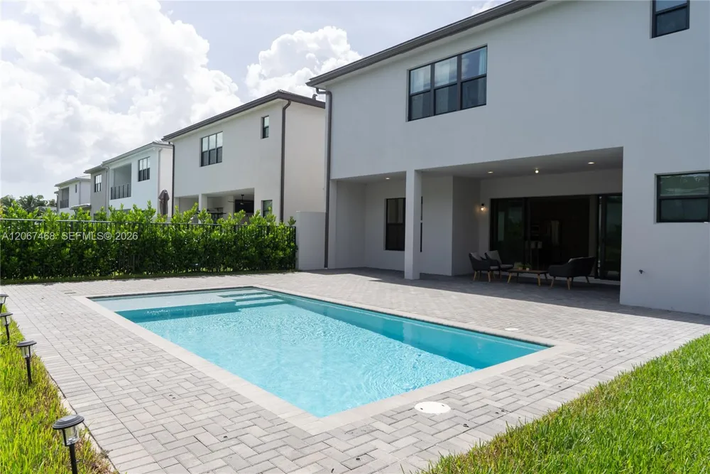 8151 Laurel Falls Dr Boca Raton, FL 33496