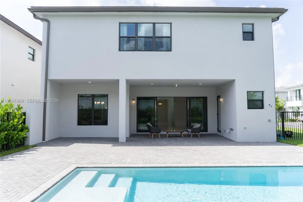 8151 Laurel Falls Dr Boca Raton, FL 33496