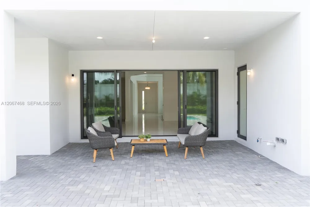 8151 Laurel Falls Dr Boca Raton, FL 33496