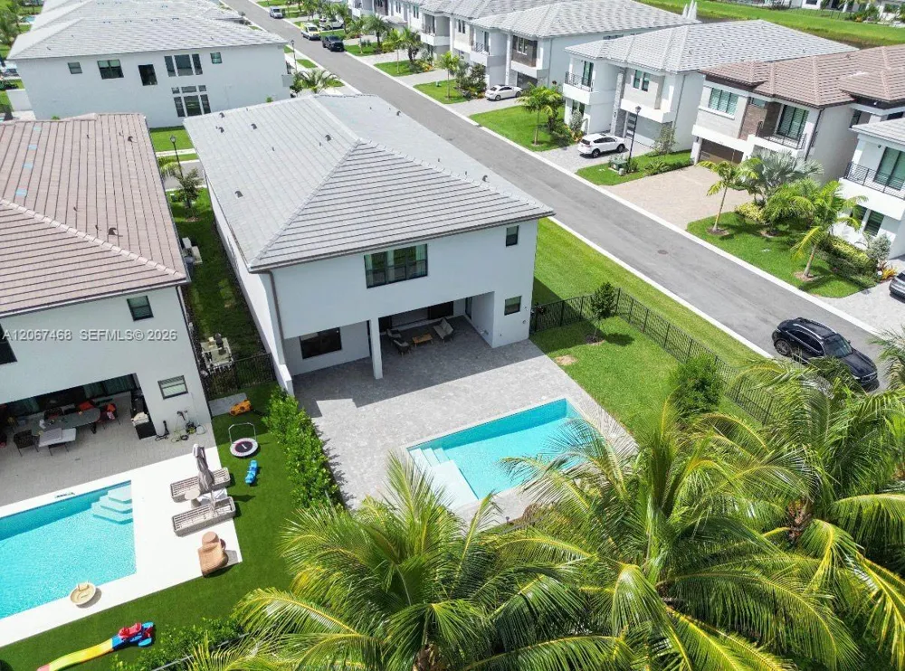8151 Laurel Falls Dr Boca Raton, FL 33496