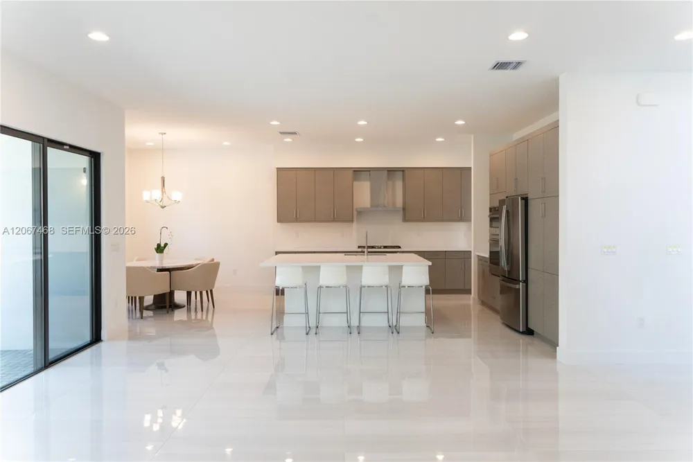 8151 Laurel Falls Dr Boca Raton, FL 33496