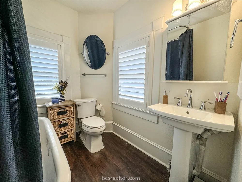 602 W Buck Street Caldwell, TX 77836