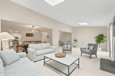137 Redpine Loop