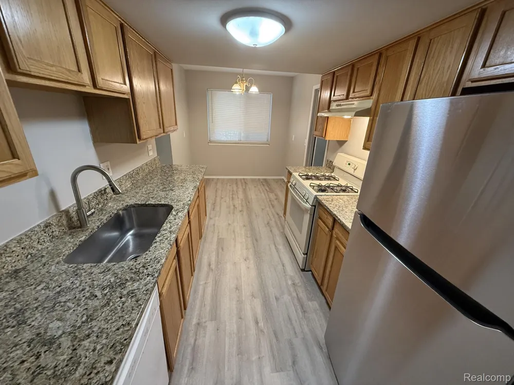 27153 Farmbrook Villa Drive Southfield City, MI 48034