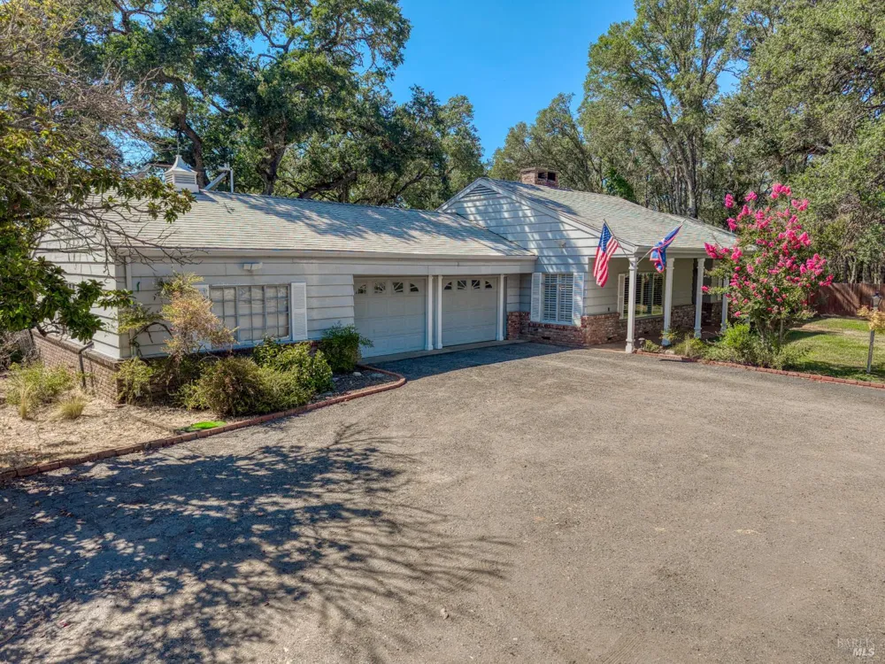 2875 Hill Road Lakeport, CA 95453