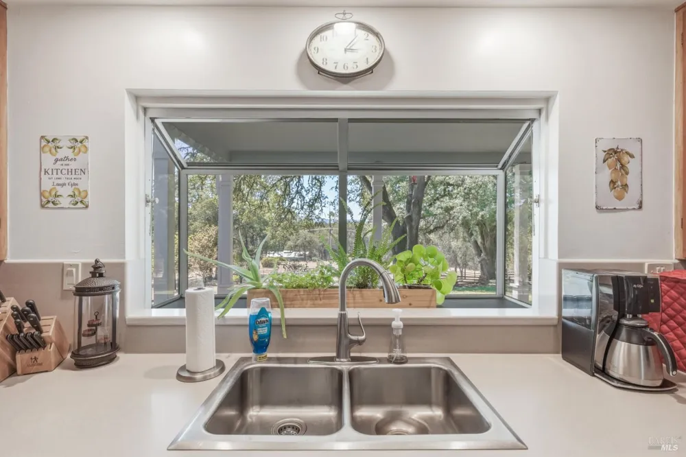 2875 Hill Road Lakeport, CA 95453