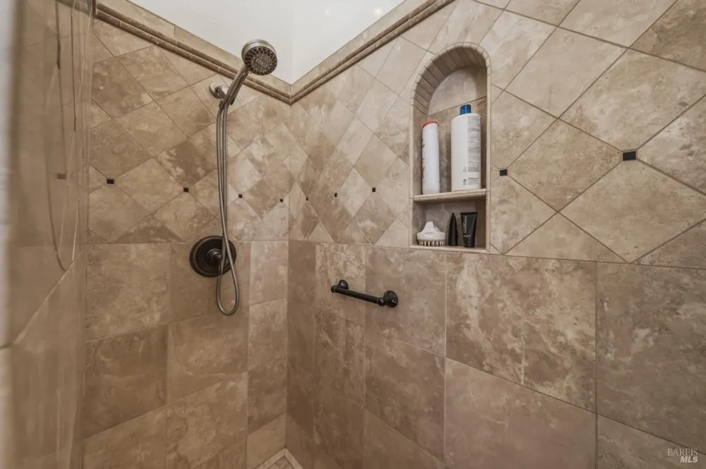 2875 Hill Road Lakeport, CA 95453