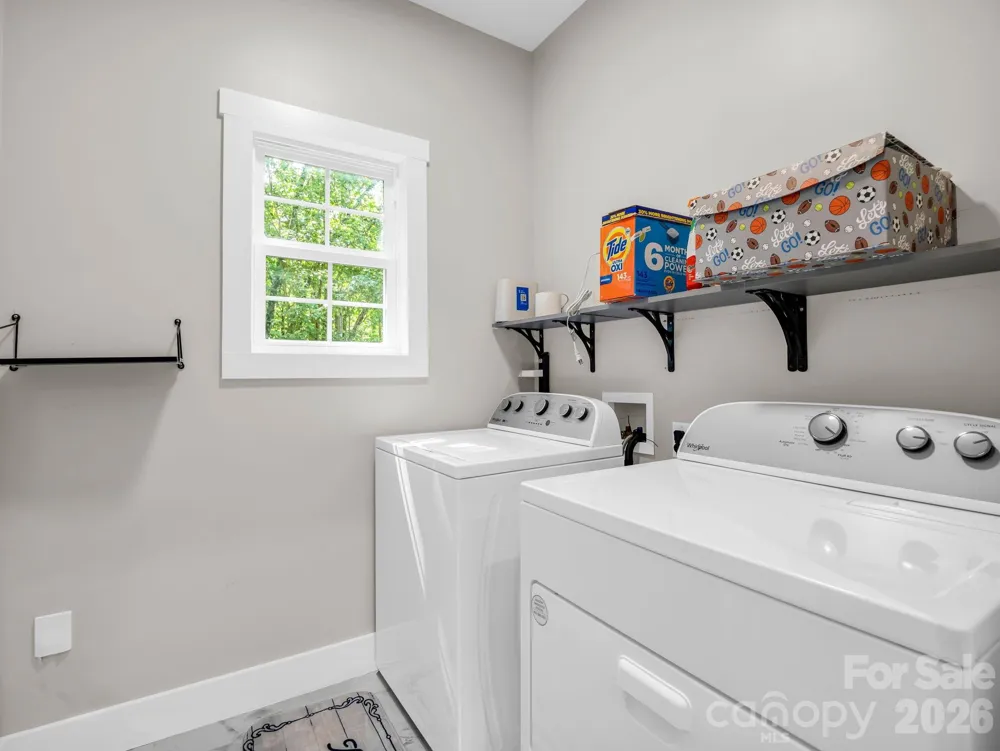 180 Ridgeview Drive Hendersonville, NC 28792