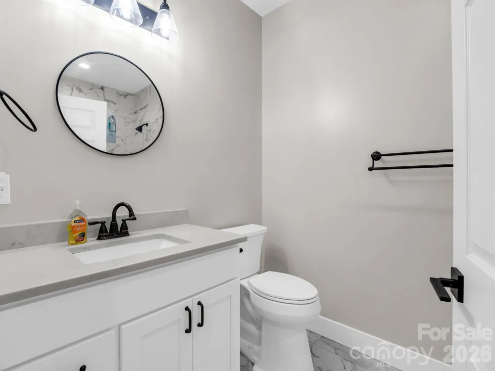 180 Ridgeview Drive Hendersonville, NC 28792