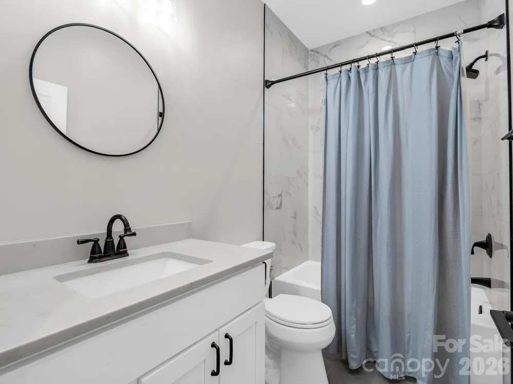 180 Ridgeview Drive Hendersonville, NC 28792