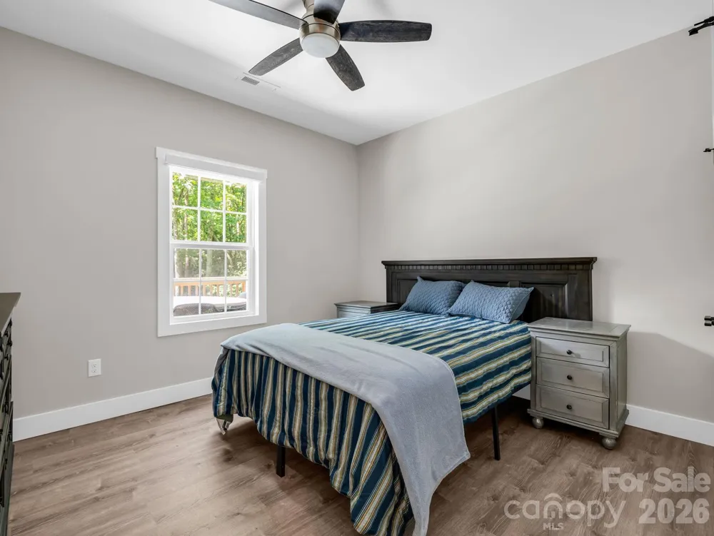 180 Ridgeview Drive Hendersonville, NC 28792