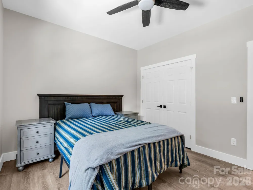 180 Ridgeview Drive Hendersonville, NC 28792