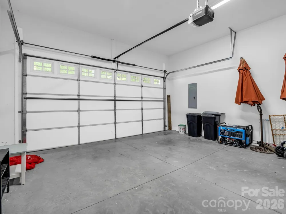 180 Ridgeview Drive Hendersonville, NC 28792