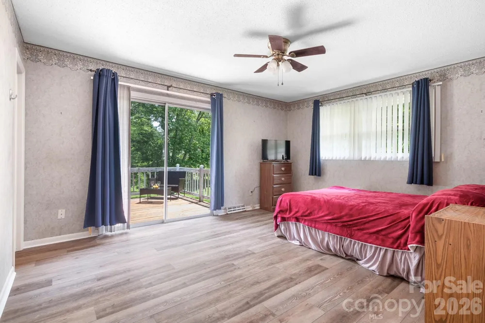 1009 Springs Road Lincolnton, NC 28092