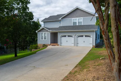 82 Edgewater Drive