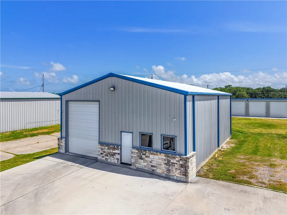 1125 W Market Street Rockport, TX 78382