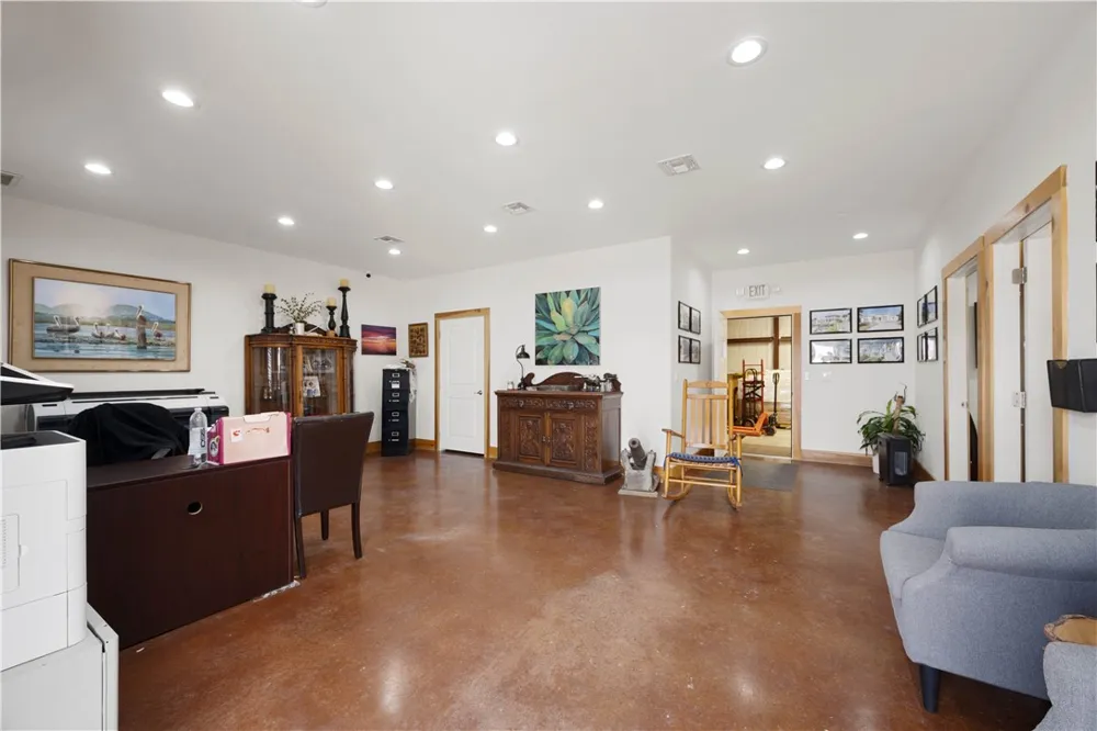 1125 W Market Street Rockport, TX 78382