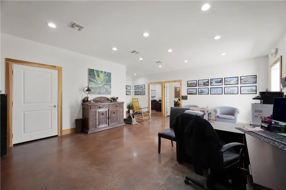 1125 W Market Street Rockport, TX 78382