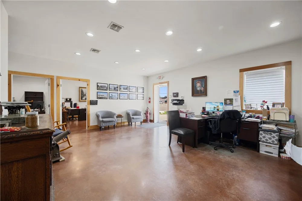 1125 W Market Street Rockport, TX 78382