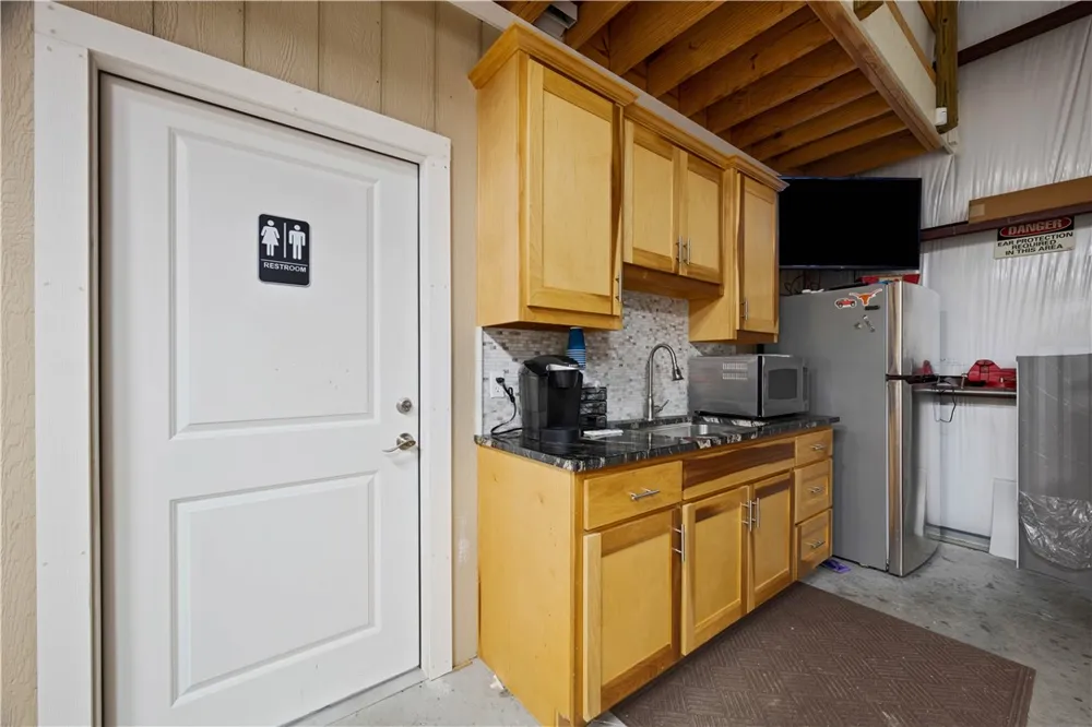1125 W Market Street Rockport, TX 78382