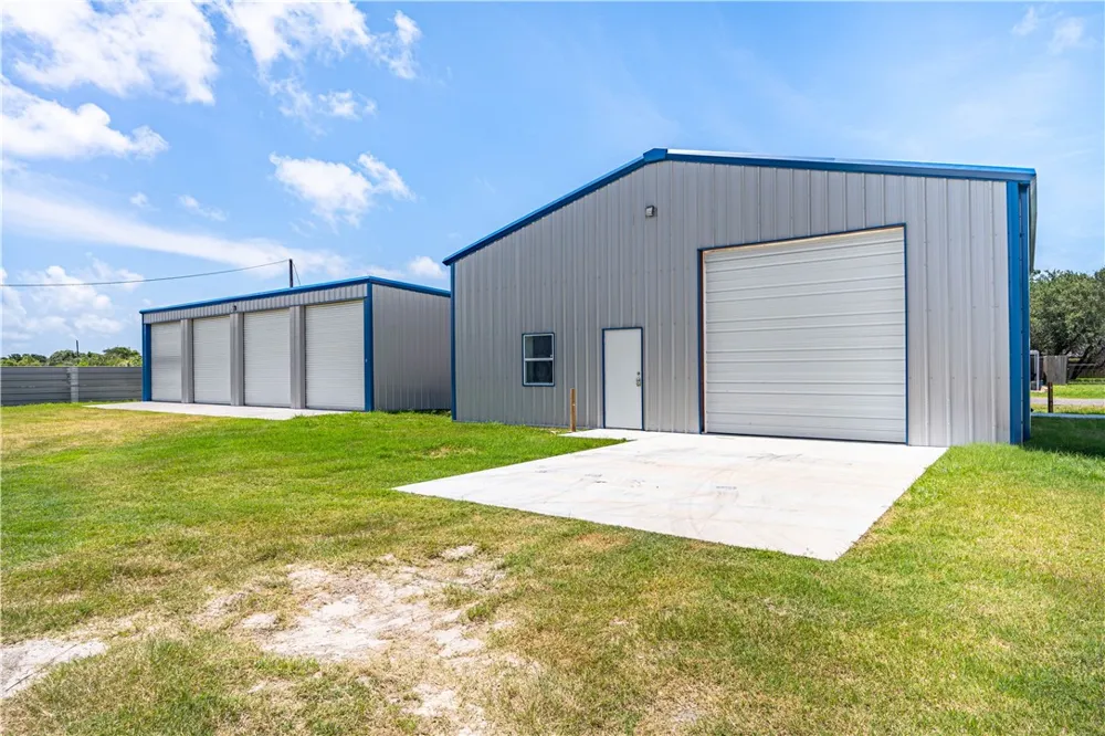 1125 W Market Street Rockport, TX 78382