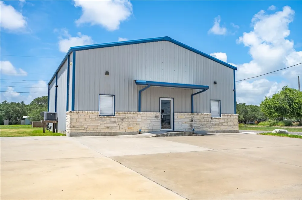 1125 W Market Street Rockport, TX 78382