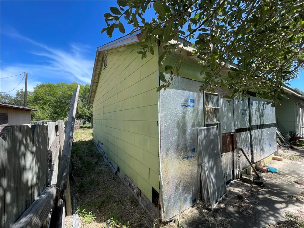 249 10th Street Aransas Pass, TX 78336