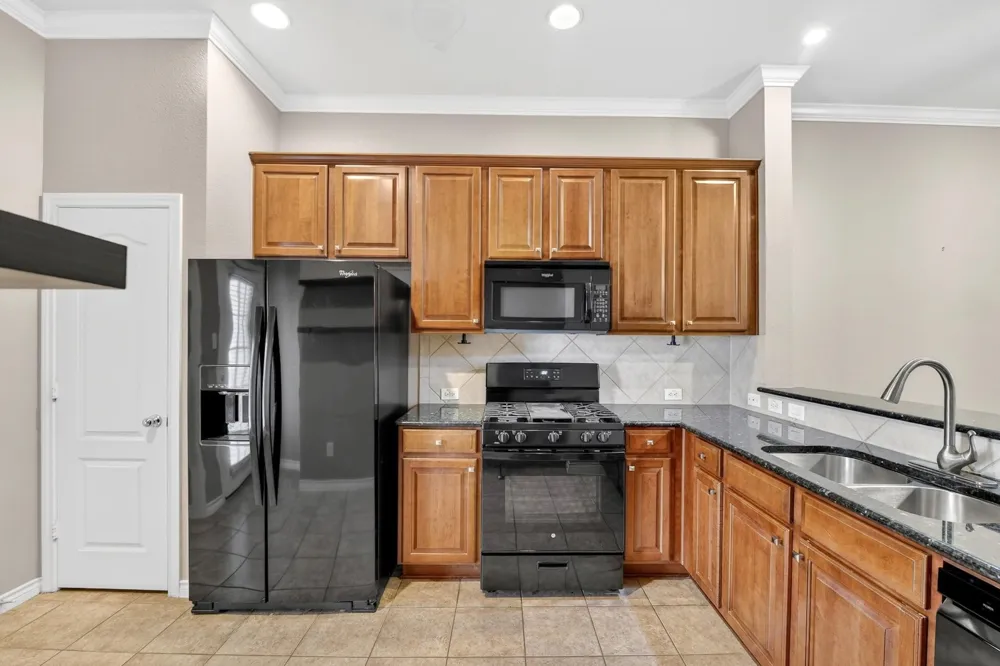 5026 Calloway Drive #163 Addison, TX 75001