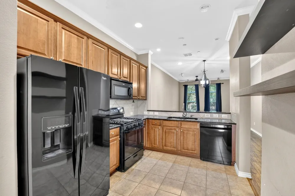 5026 Calloway Drive #163 Addison, TX 75001