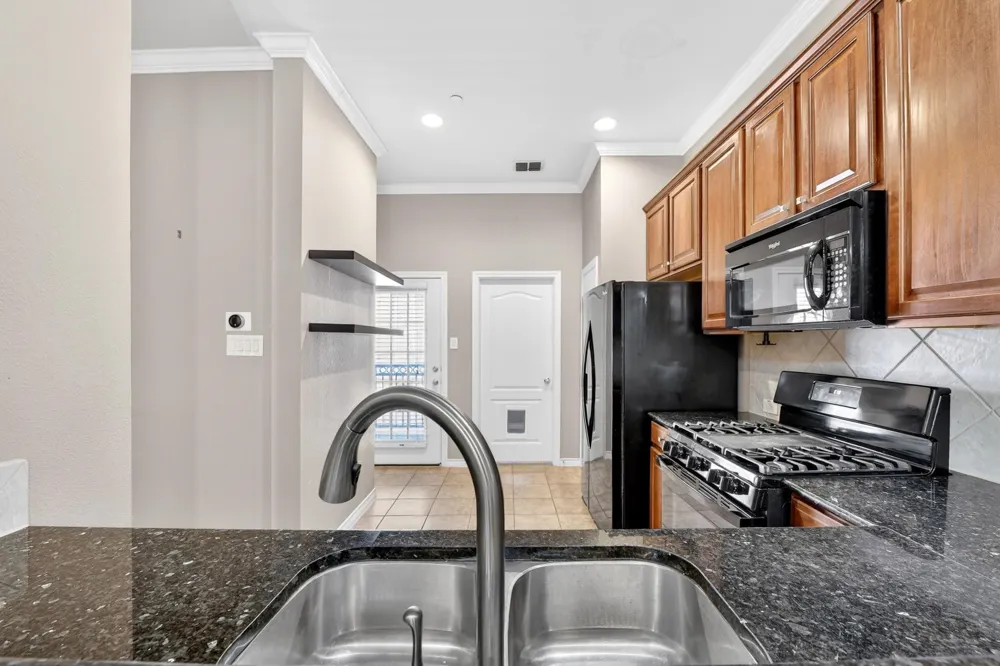 5026 Calloway Drive #163 Addison, TX 75001