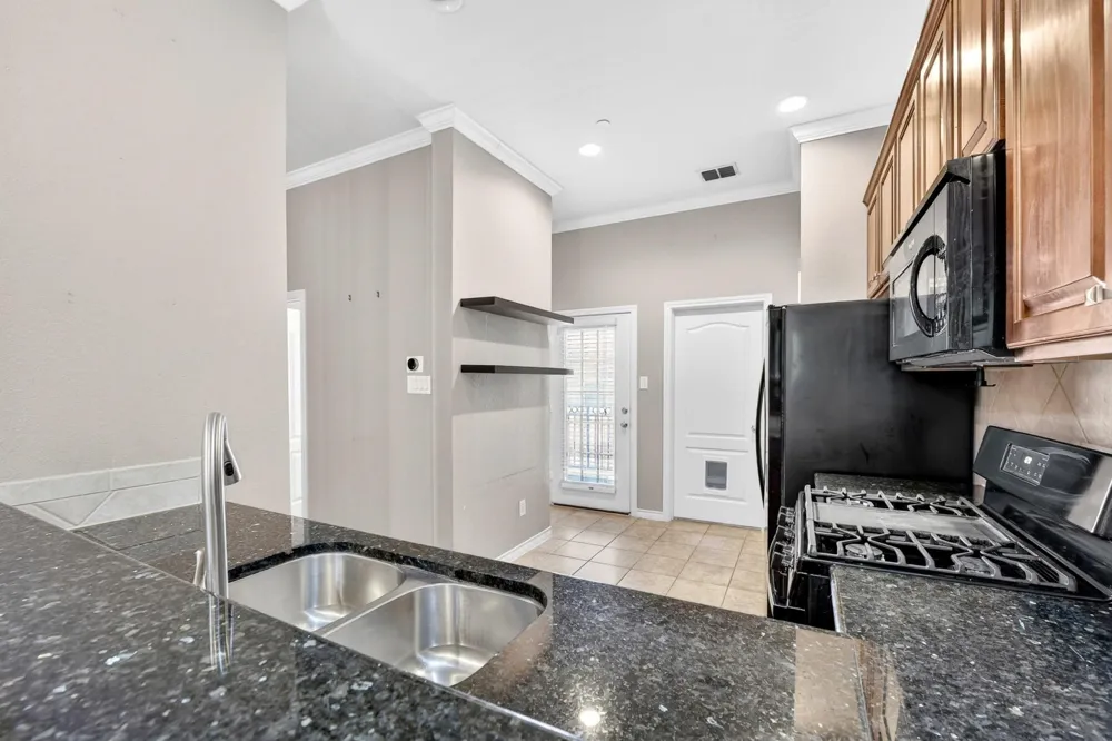 5026 Calloway Drive #163 Addison, TX 75001