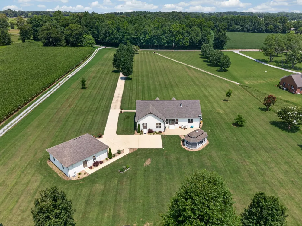 146 Camargo Rd Fayetteville, TN 37334