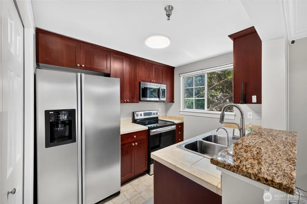 28300 18th Ave S #C201 Federal Way, WA 98003