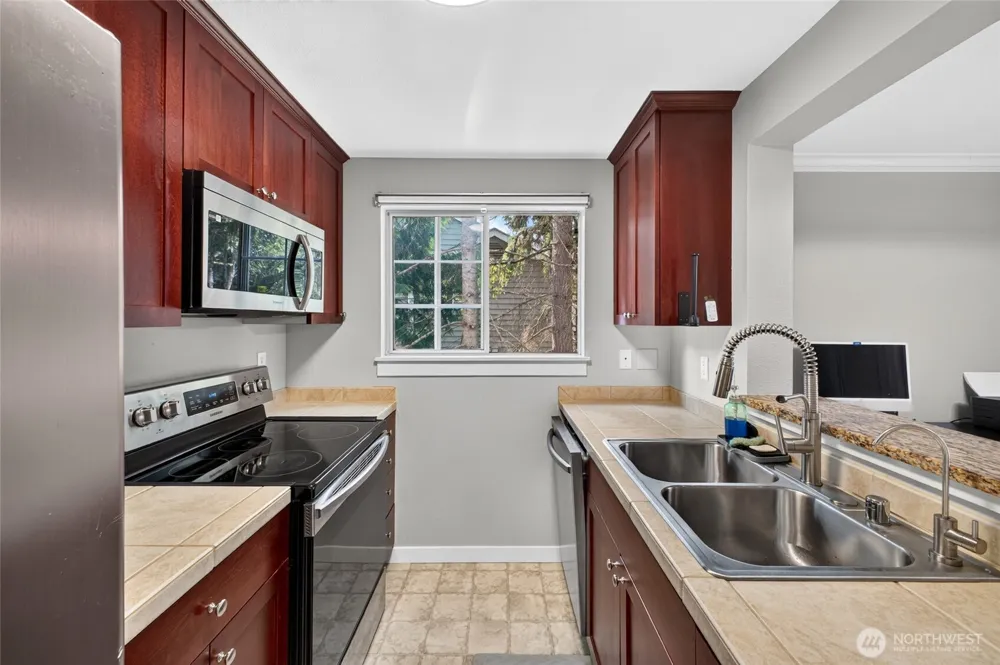 28300 18th Ave S #C201 Federal Way, WA 98003