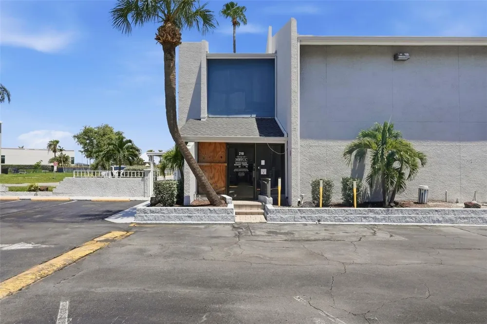 175 MEDALLION BOULEVARD #F Madeira Beach, FL 33708