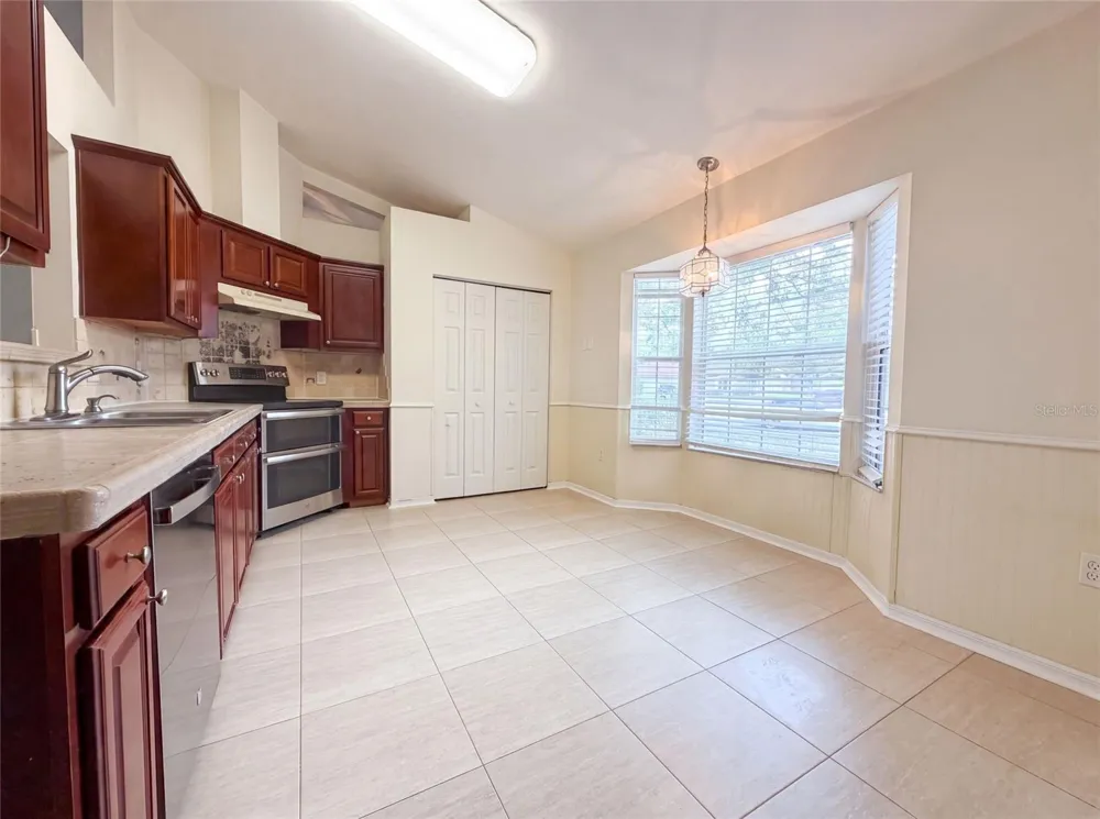 944 NW 87TH DRIVE Gainesville, FL 32606