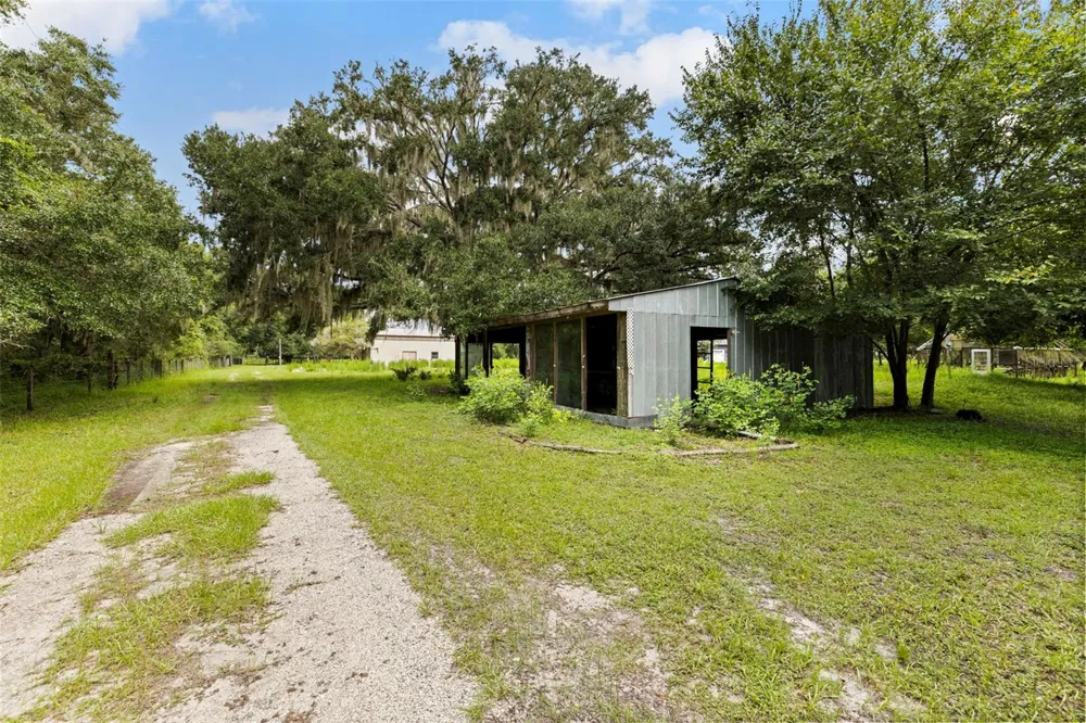 6930 MUCK POND ROAD Seffner, FL 33584