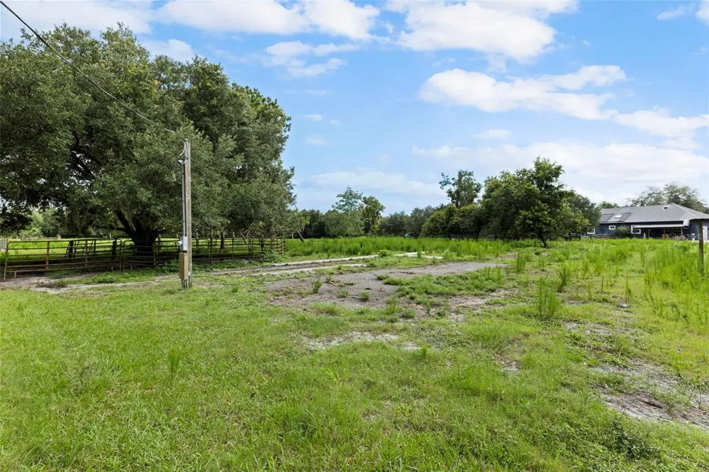 6930 MUCK POND ROAD Seffner, FL 33584
