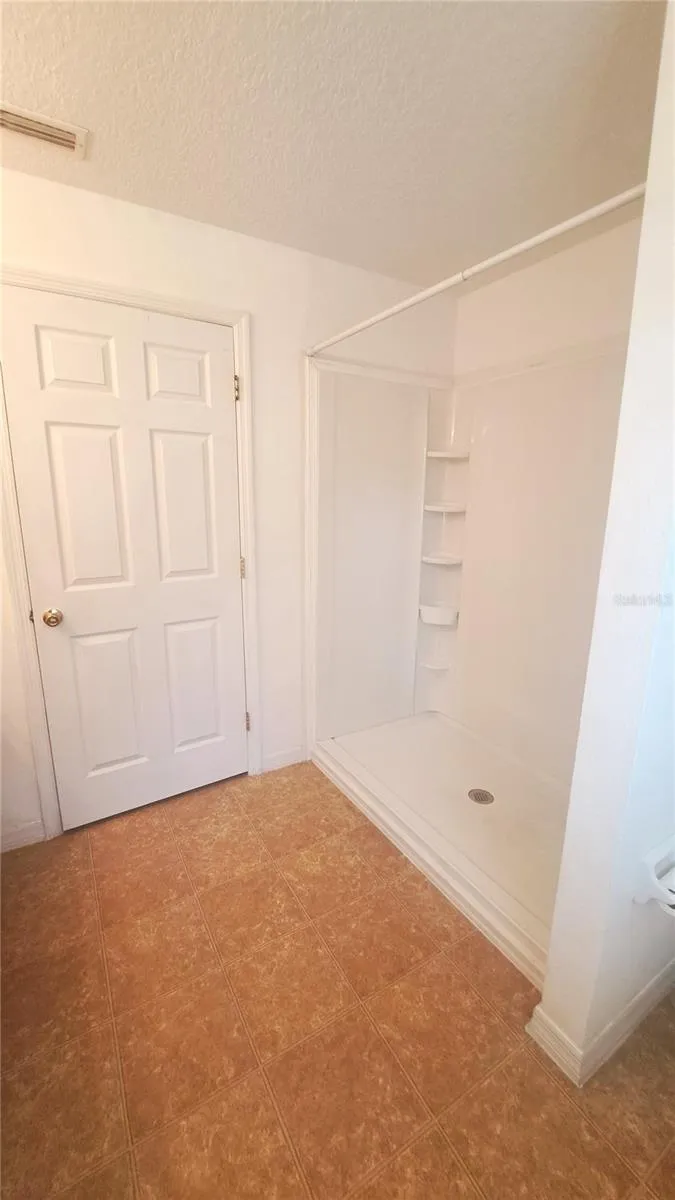 16 LLOSHIRE PATH Palm Coast, FL 32164