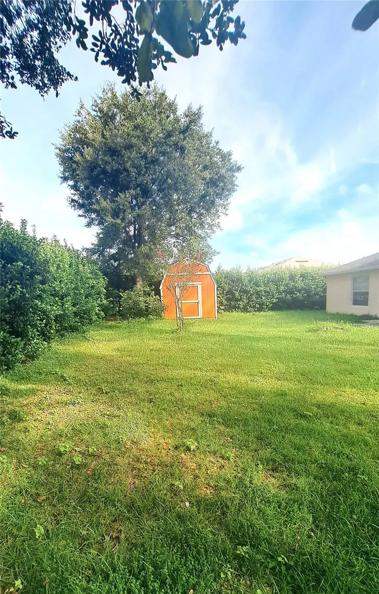 16 LLOSHIRE PATH Palm Coast, FL 32164