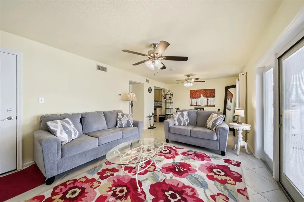 5092 BEACH DRIVE SE #A St Petersburg, FL 33705