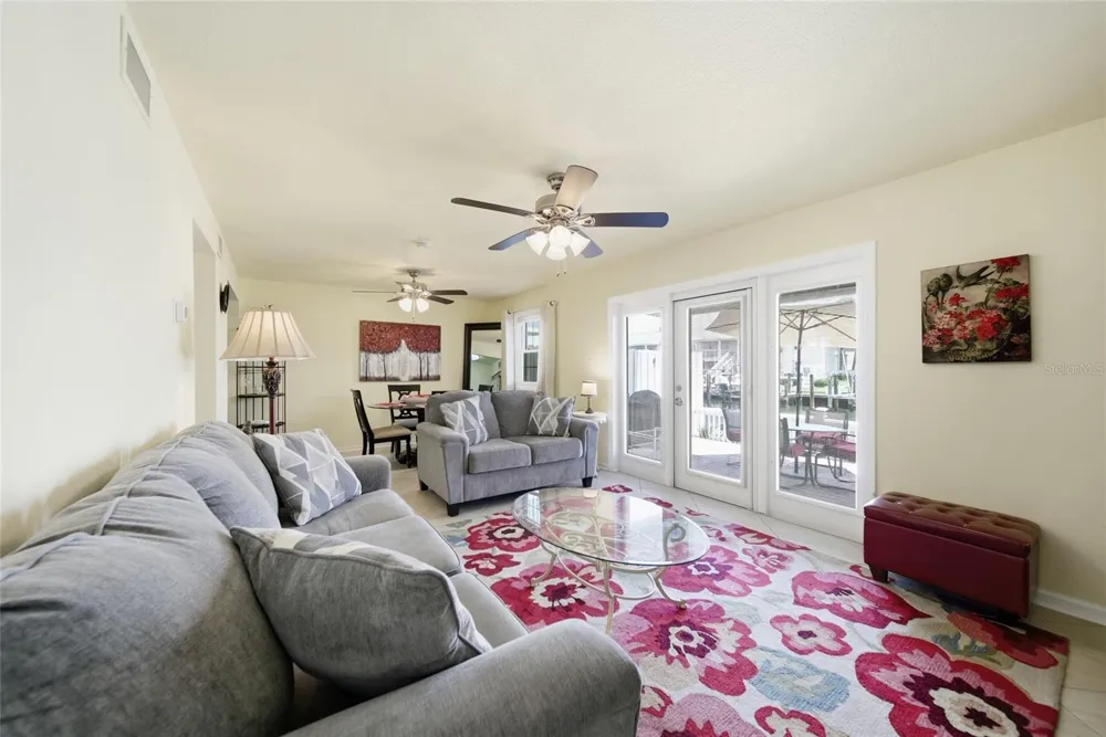 5092 BEACH DRIVE SE #A St Petersburg, FL 33705