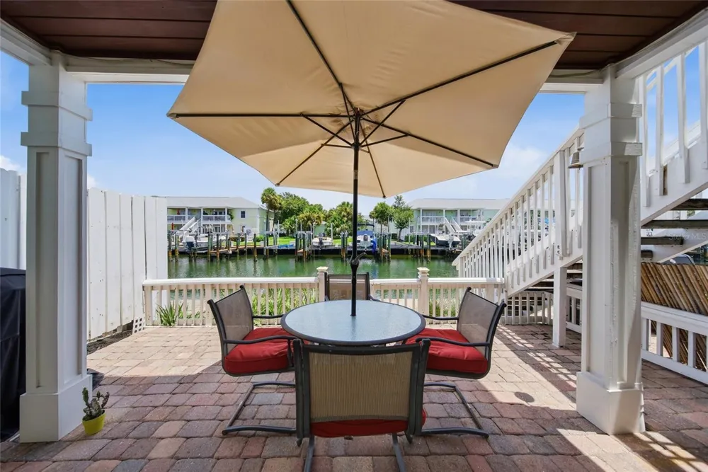 5092 BEACH DRIVE SE #A St Petersburg, FL 33705