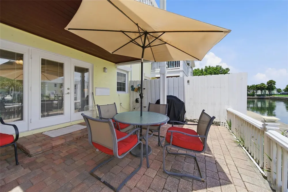 5092 BEACH DRIVE SE #A St Petersburg, FL 33705