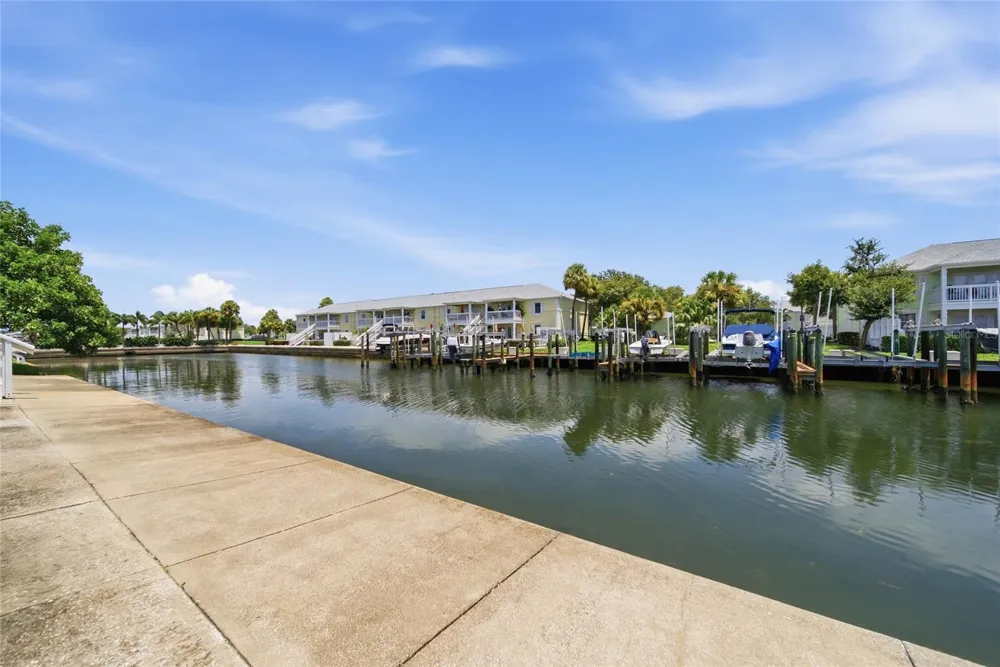 5092 BEACH DRIVE SE #A St Petersburg, FL 33705