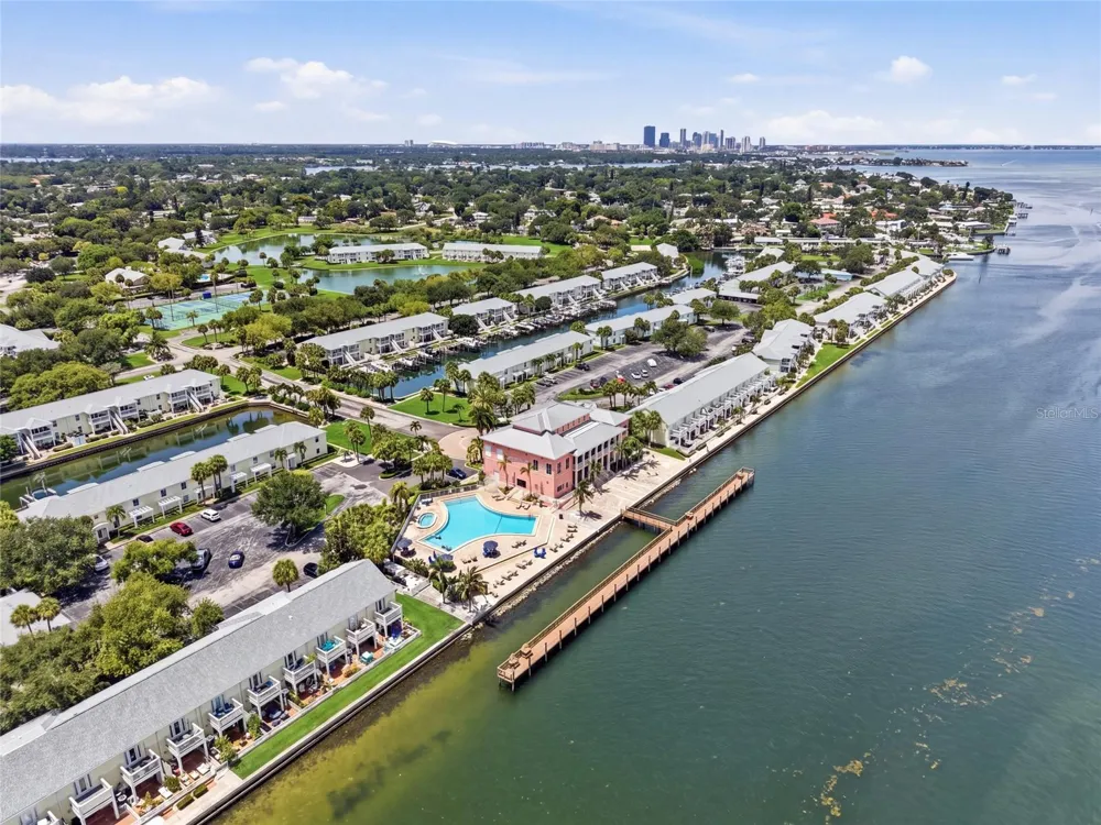 5092 BEACH DRIVE SE #A St Petersburg, FL 33705
