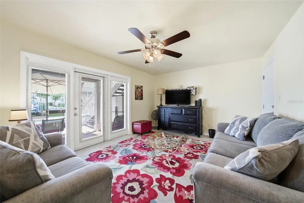 5092 BEACH DRIVE SE #A St Petersburg, FL 33705