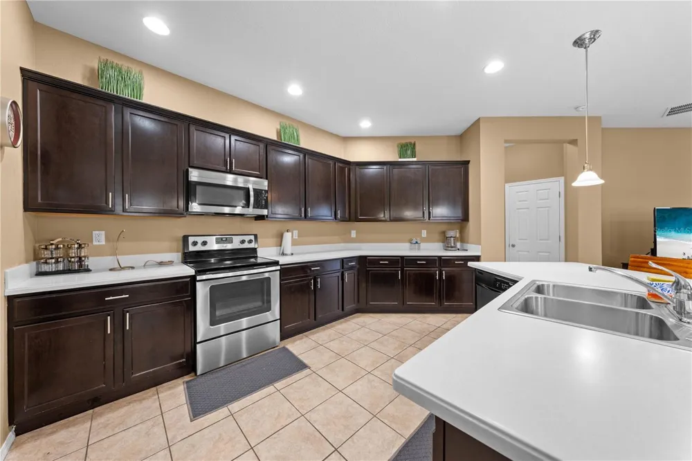 4704 RUBY RED LANE Kissimmee, FL 34746