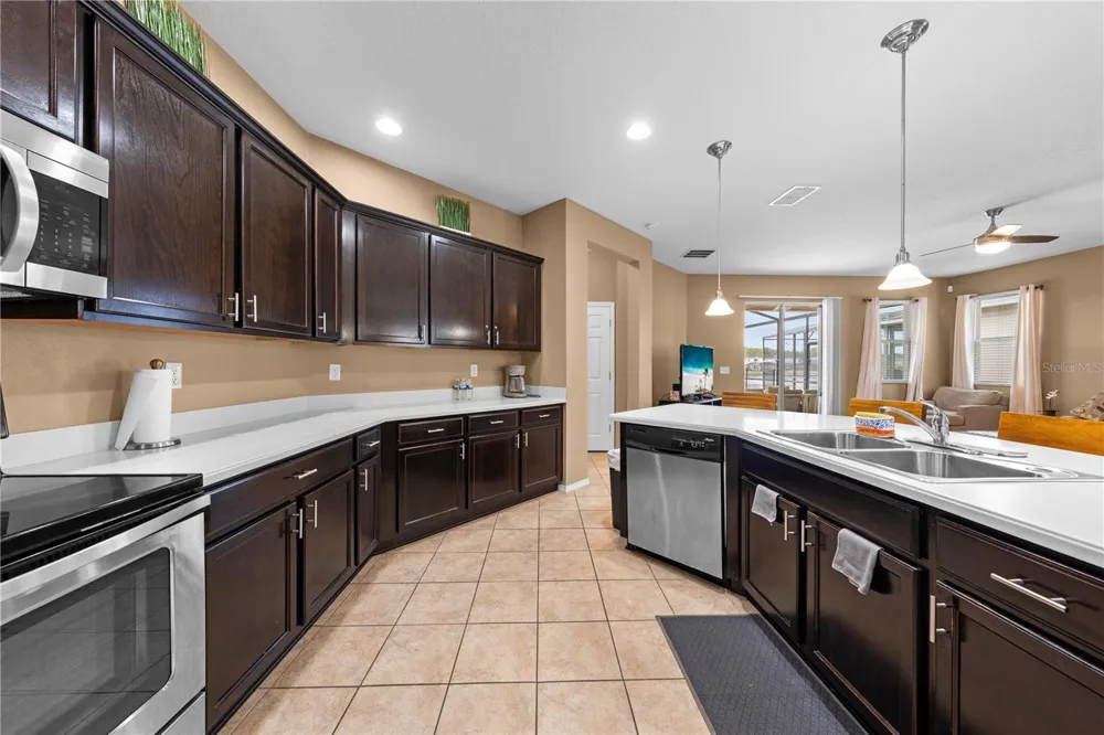 4704 RUBY RED LANE Kissimmee, FL 34746