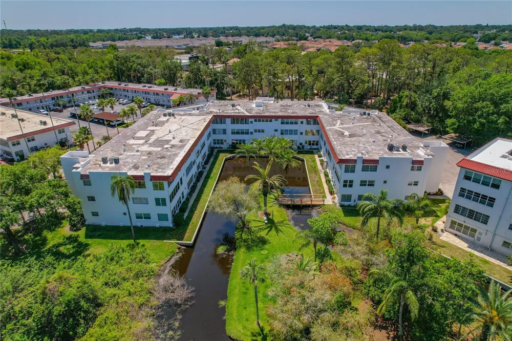 100 EL CAMINO DR #309 Winter Haven, FL 33884